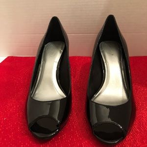 Women’s Tahari Heels